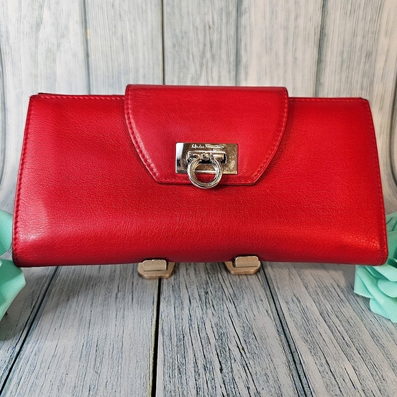 Salvatore Ferragamo Handbags - Salvatore Ferragamo Gancio Continental Leather Red Wallet GUC